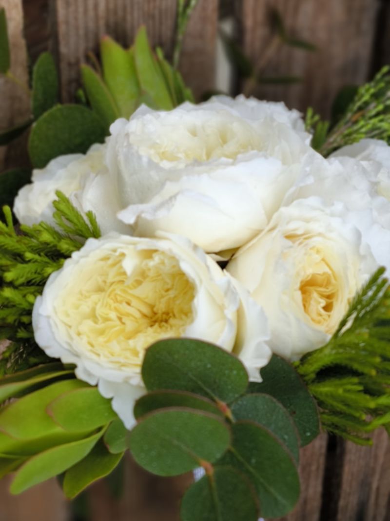 ramo-novia-rosas-blancas-jardin-flores-castellon Bouquet de novia de rosas de jardín